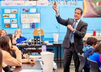 LA 초충고 일제히 개학..독감-코로나-호흡기 트리플데믹 우려