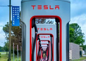 ‘한파’ 시카고, 멈춰 선 전기차 속출…혹한에 충전 안돼