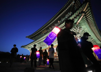 [한국 가면] 창덕궁 달빛기행 대폭 확대…설악산 등 등산장비 무료대여