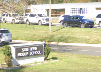 “틱톡 빠진 학생들, 화장실 9번 들락날락”… 학교들 틱톡 대책 부심