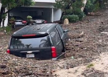 LA 기록적 폭우 최대 11인치 쏟아져, 피해 눈덩이…300여곳 산사태, 건물 40여채 파손(영상)