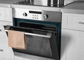 캔사스 여성 오븐에 아이 넣고 낮잠…1개월 아이 사망