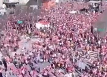 슈퍼볼 우승 퍼레이드 총기난사… 1명사망·21명 부상(영상)