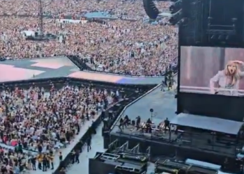 스위프트 호주공연 9만6천명…1회공연 최다관객(영상)