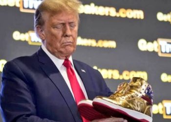 운동화 팔아 벌금 내나 … ‘트럼프 운동화’ 판매 나서(영상)