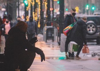 폭우 속 오갈 데 없는 LA노숙자들 모텔 바우처 제공