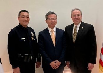 퇴임하는 마이클 무어 LAPD 국장, 한인사회에 감사