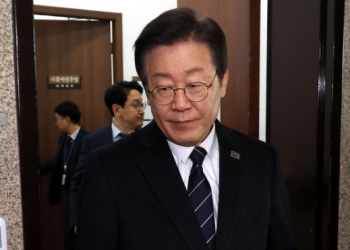 거세지는 이재명 책임론 “불공정 공천” 여론 싸늘