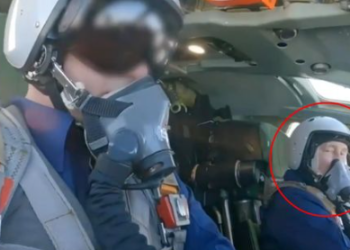 푸틴, 핵전력 과시…초음속 핵전폭기 타고 비행(영상)