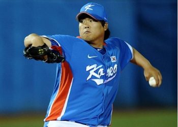 류현진, 14년만에 태극마크 달까…”한 번 더 하고파”