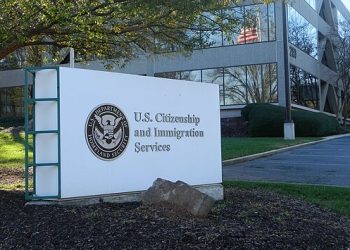 이민서류적체 대폭감소, 10년만 처음…시민권 6개월 크게 단축