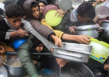 이, 구호트럭 모인 가자 주민에 발포…”심각한 사건”