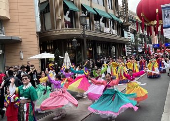 글렌데일 아메리카나 쇼핑몰서 설 명절 축하 퍼레이드