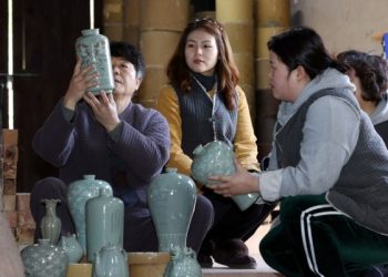 [한국 가면] 강진 유채꽃 물결 속 명품 청자 할인 쇼핑 해볼까