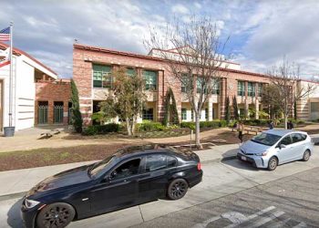 베벌리힐스 중학생들, AI로 여학생들 나체사진 유포 “충격”