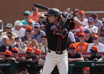 이정후 첫 시범 경기서  안타