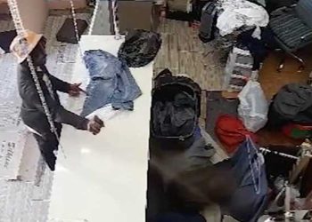 [이런일도] LA세탁소, 후추 스프레이 봉변 … “바지세탁 다시해”