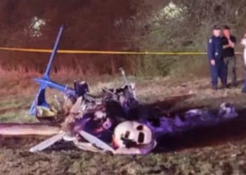 프리웨이에 경비행기 추락…탑승객 5명 전원 사망(영상)