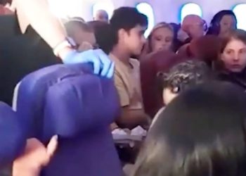 “보잉기 탑승 이젠 두려워” …갑자기 수직낙하, 50명 부상