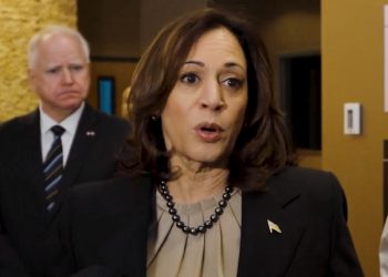 해리스, 임신중절병원 방문…역대 대통령·부통령 중 처음(영상)