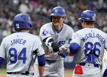 다저스, 사상 최초 MLB 한국 경기서 승리…오타니 2안타