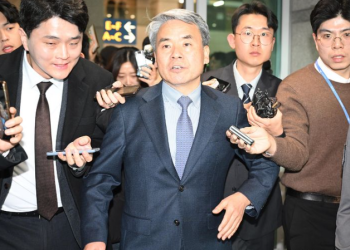 이종섭 전격 귀국…”체류 중 공수처 조사 받을 것”