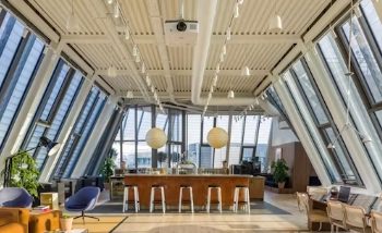 쫒겨난 ‘위워크’ 창업자, “내 회사 돌려줘”