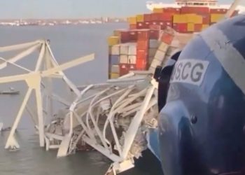 “폭탄 소리에 집 흔들리더니…” 다리 붕괴 충격볼티모어(영상)