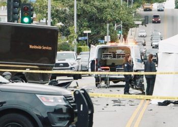 UPS트럭 충돌 BMW, 동승자 2명 사망상태 뺑소니도주…한인타운 인근 알링턴