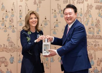 JFK 재단, 윤대통령에 ‘용기상’ 수여…이유가 뭘까?