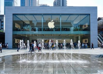 미국·유럽의 반독점 칼날에…애플 주가 4% 뚝