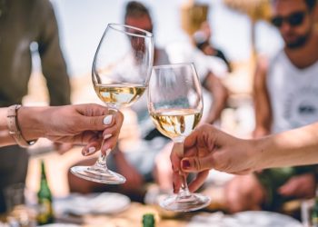 “데이팅앱 질려요”…’스피드 데이트’로 갈아탄다