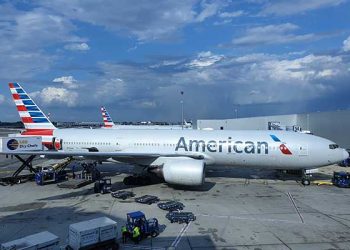 또 보잉기 사고…’기계결함’ 아메리칸 항공 여객기, LAX 비상 착륙