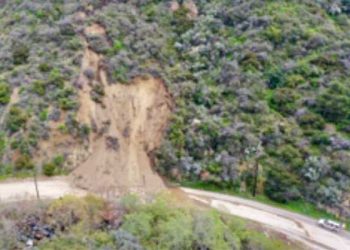 ‘산사태’ 토팽가 캐년 BLVD, 2주째 폐쇄 … 재개통시기 불투명