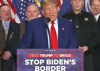 트럼프 “불법 이민자들은 사람이 아니라 동물”(영상)