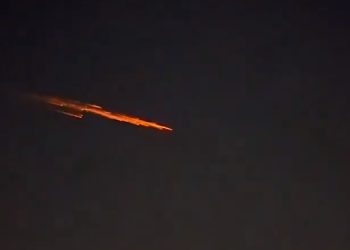 남가주 하늘 정체불명 섬광, 전문가 예측 모두 틀려(영상)