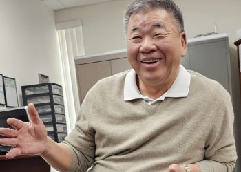 한인업체, 시니어센터에 4만5천달러 롤링도어 무료 설치