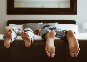 [화제] “각자 침대 쓰는 부부 많아져”…미국서 ‘수면 이혼’ 확산