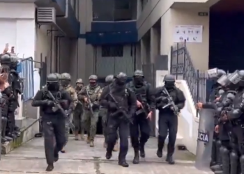 국제사회 경악…에콰도르 경찰, 멕시코 대사관 습격(영상)