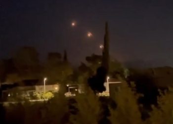 이란 보복임박…헤즈볼라, 이스라엘 대규모 미사일 공격(영상)