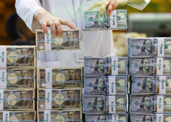 엔·달러 환율 154엔 돌파…엔화 가치 또 최저치 경신