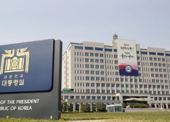 대통령실 ‘이재명과 회담’에 “다 열려있어”