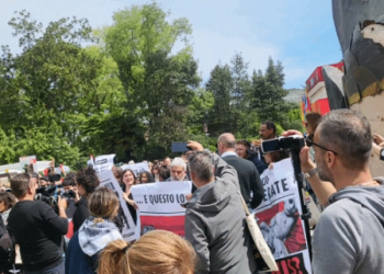 ‘비바 팔레스타인’ 시위대 함성…이스라엘관 문 못열어 [2024베니스비엔날레]