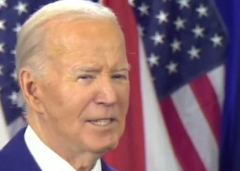 바이든 “표백제 주사하라는 사람에 투표 말라” 트럼프 조롱(영상)