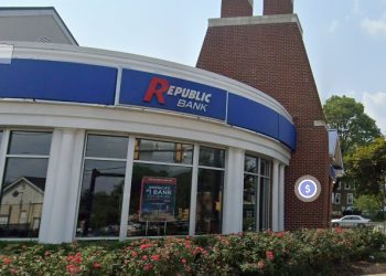 예금인출 사태 리퍼블릭 퍼스트 뱅콥 압류, 강제매각