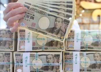 엔·달러 환율 158엔 돌파…34년 만에 최초