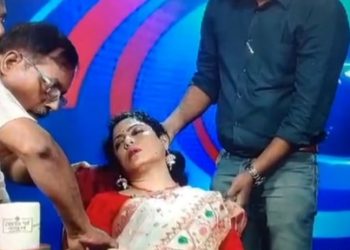 폭염 소식 전하다 픽… 생방송 뉴스앵커 졸도