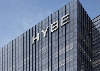 [단독] 미 여성모델, ‘하이브 America’ 상대소송… “하이브 자회사 매니저가 성폭행”