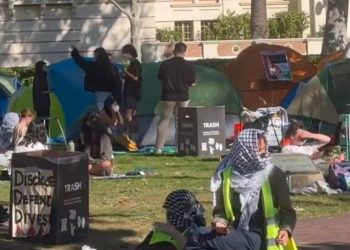 친팔-친이 시위대 충돌, USC 캠퍼스 일시 폐쇄…시위대 텐트농성(영상)