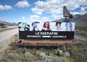 르세라핌, ‘코첼라’ 앞두고 LA 대형 옥외광고 등장